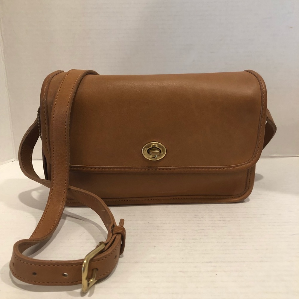 Authentic Classic Coach Compartment Bag